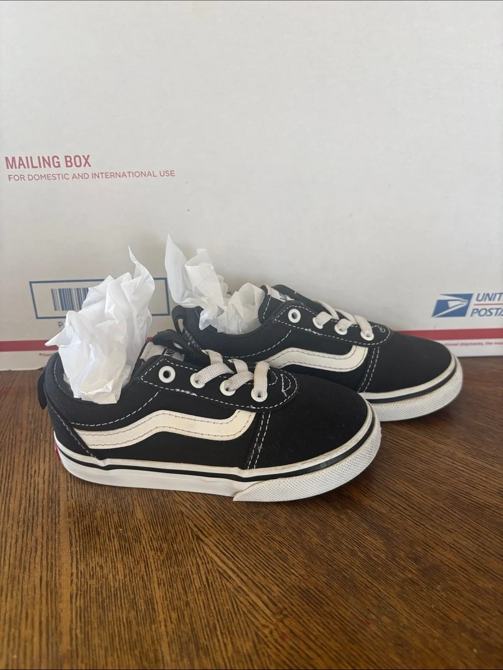 VANS Toddler Black and White Low-Top, Slip On, Old Skool Sneakers Size 8